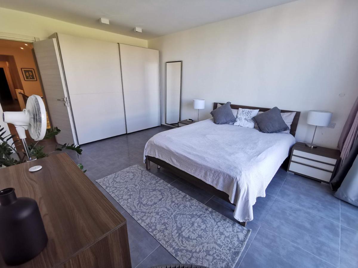 Duplex Maisonette With Heated P-Pool And Jacuzzi Saint Julian's Exteriér fotografie