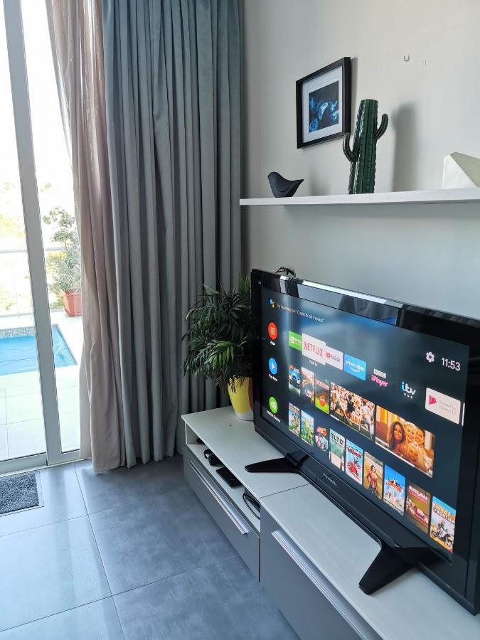 Duplex Maisonette With Heated P-Pool And Jacuzzi Saint Julian's Exteriér fotografie